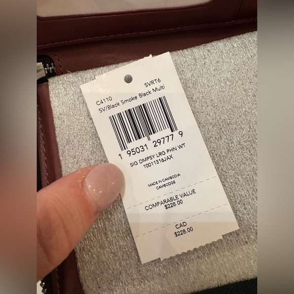 Coach Dempsey Large Phone Wallet Signature Jacquard Stripe Coach Patch NEW - Picture 2 of 7